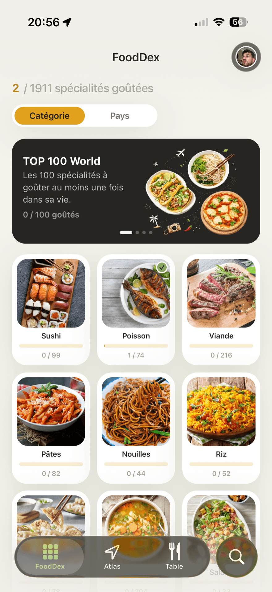 L'écran FoodDex de Tasted : 1 911 spécialités à goûter, classées par catégorie — sushi, poisson, viande, pâtes, nouilles, riz…